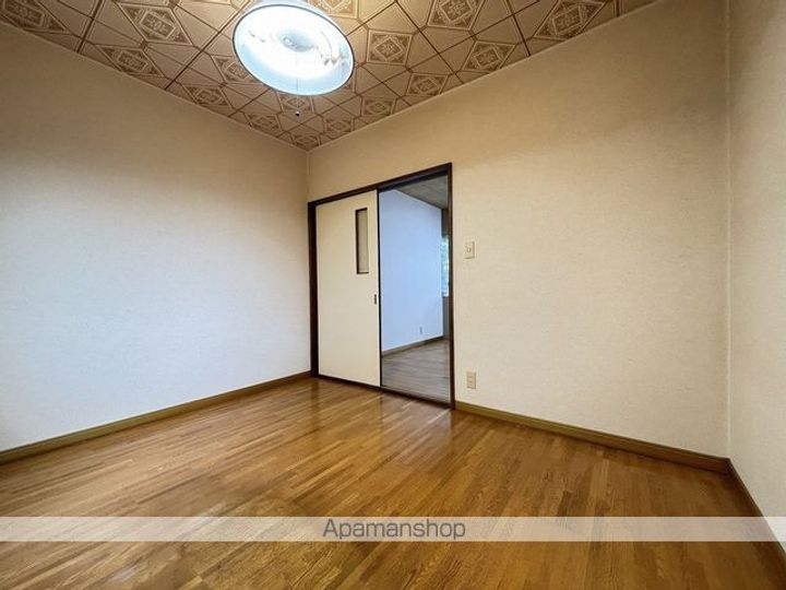 メイプルハイム美原102の内装