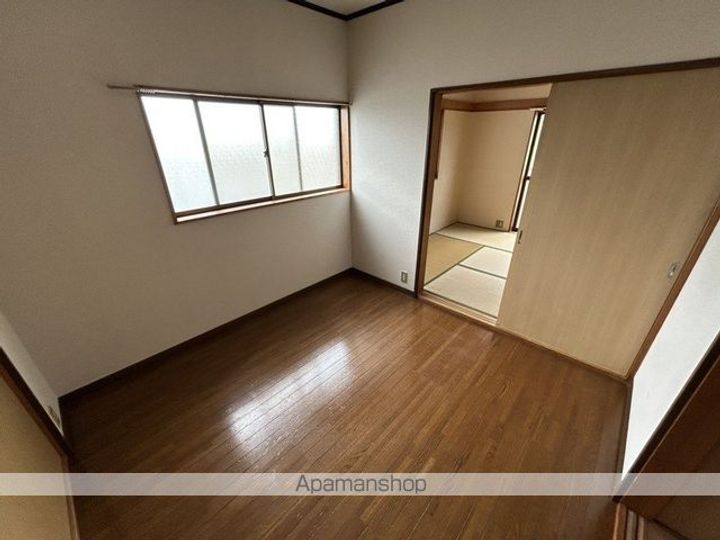 シャンハイツカジクラの居間