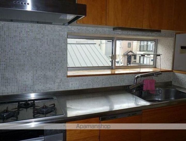 神奈川県横浜市中区小港町1丁目(一戸建)の賃貸物件戸建てのキッチン