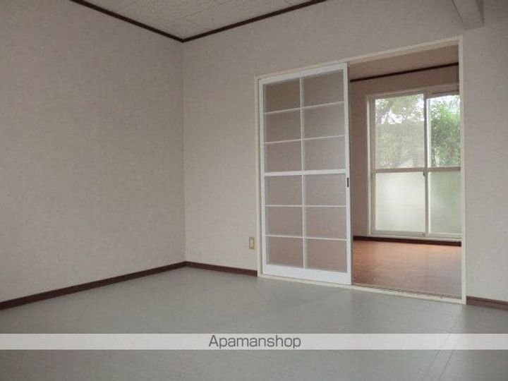 古川ランドC棟-12の居間