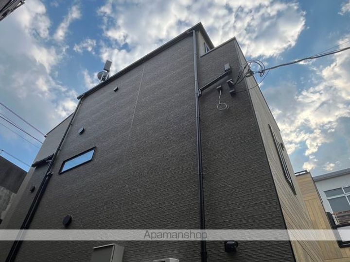 WOOD CREST AMANUMA RESIDENCEの外観