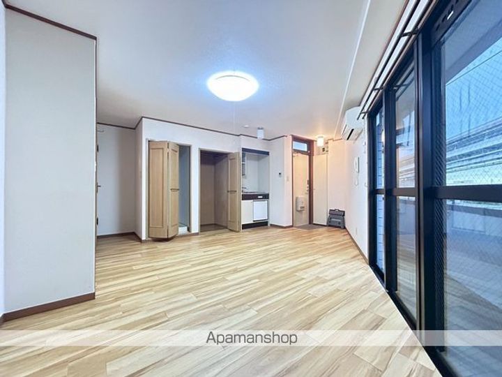 プチコート高幡の内装