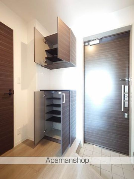 ベレオ新屋敷の玄関