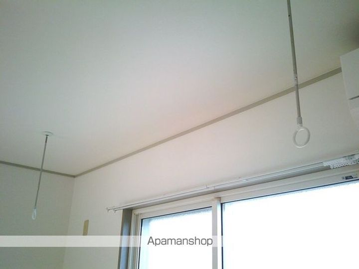 青森県八戸市長根1丁目の賃貸アパートの内装