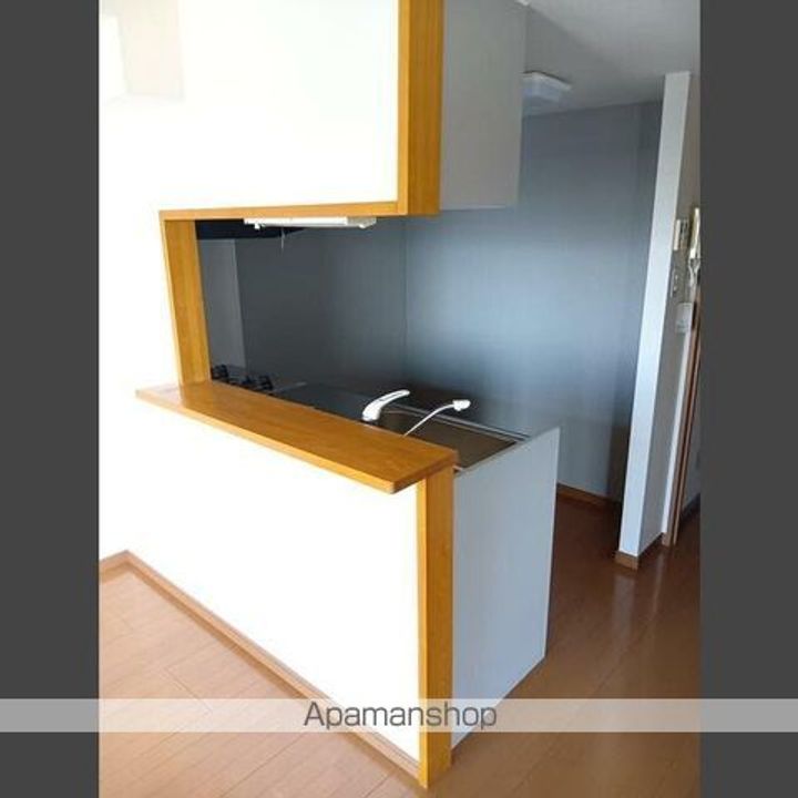 ロイヤルコーポ茂木502の居間