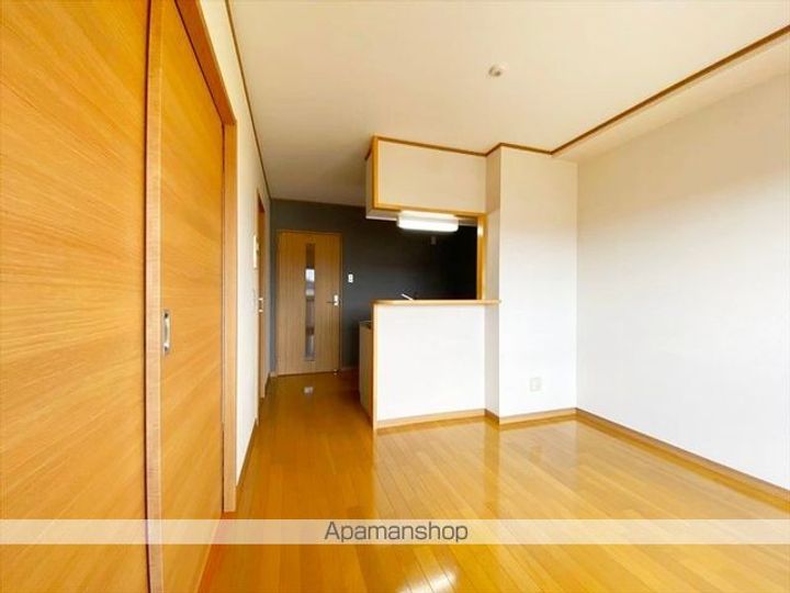 ユーミー川辺の内装