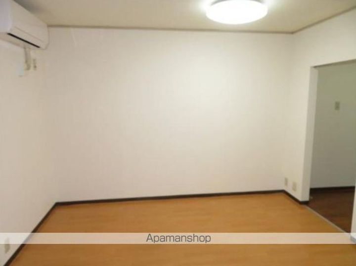 ロイヤルハイツの居間