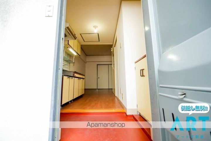 永田湊町ビルの玄関