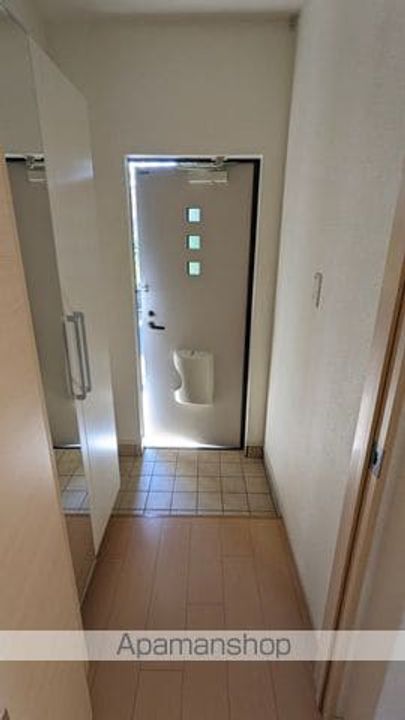 グリーンフェア平泉弐番館の玄関