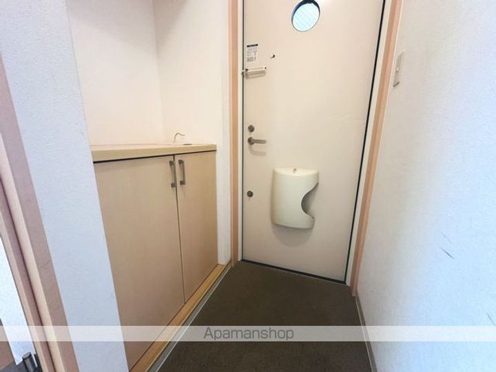 リヴェール富岡の玄関