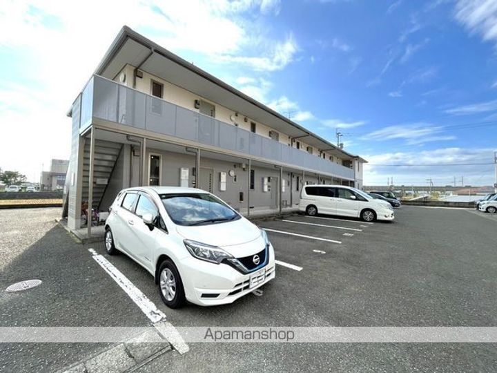 熊本県八代市鏡町両出の賃貸アパートの外観