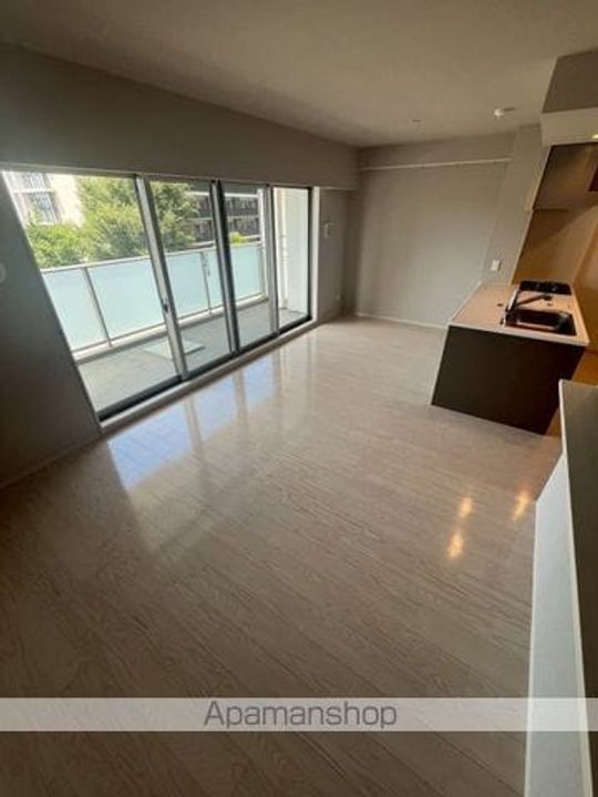 ROYALPARKS船橋の居間