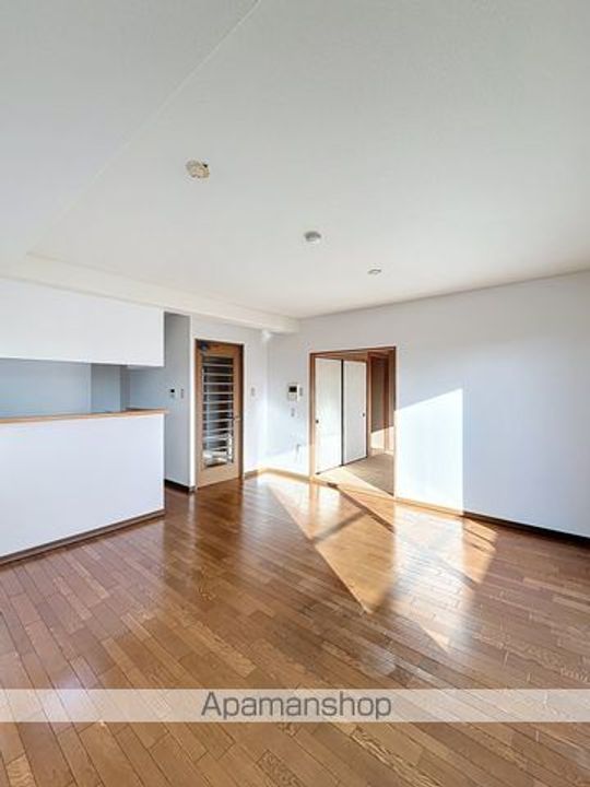 アジュール堺405の居間