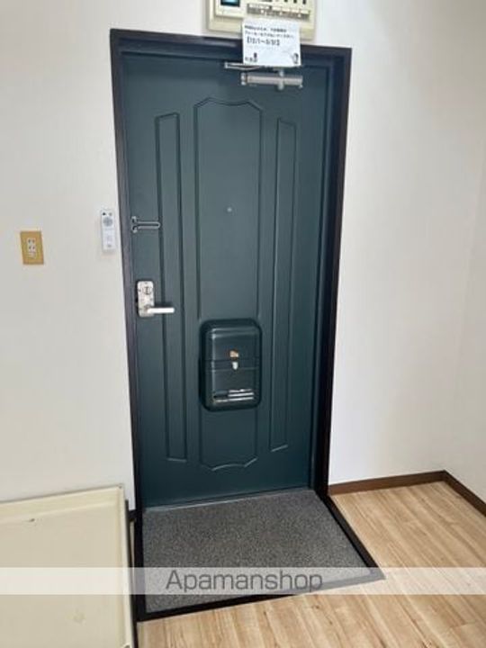 中倉麻布マンション102の玄関