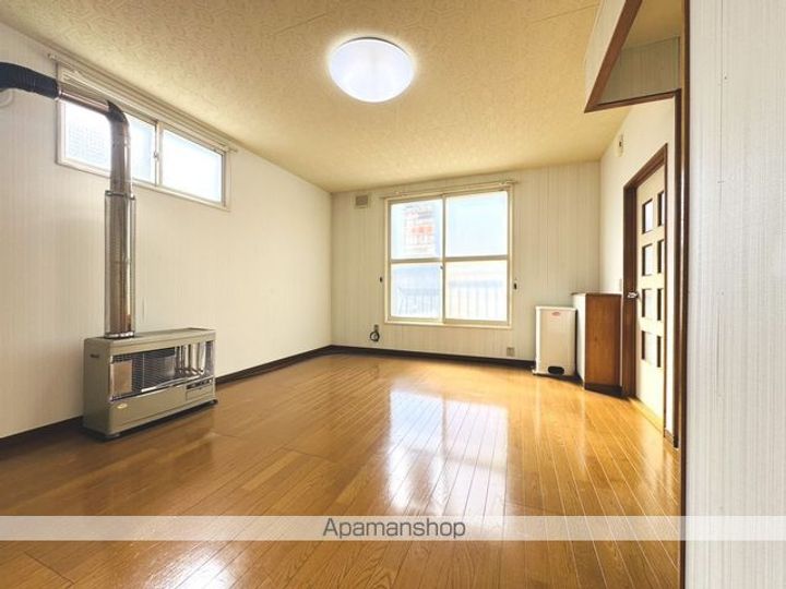 合田アパート2階右の内装