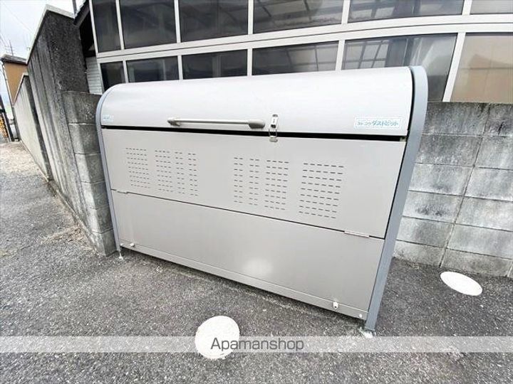 シャン・プランタンのその他画像