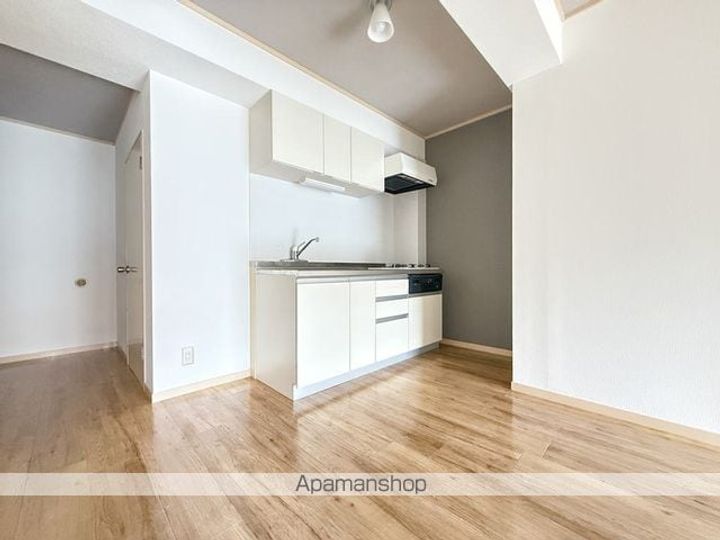 ホワイト富士見のキッチン