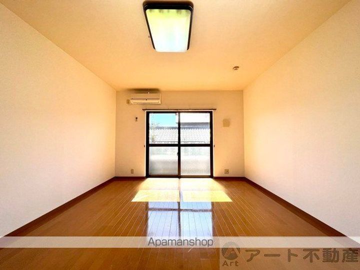 サンクレイドルカメヤマの居間