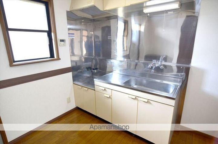 福島県郡山市安積町日出山字一本松の賃貸アパートのキッチン