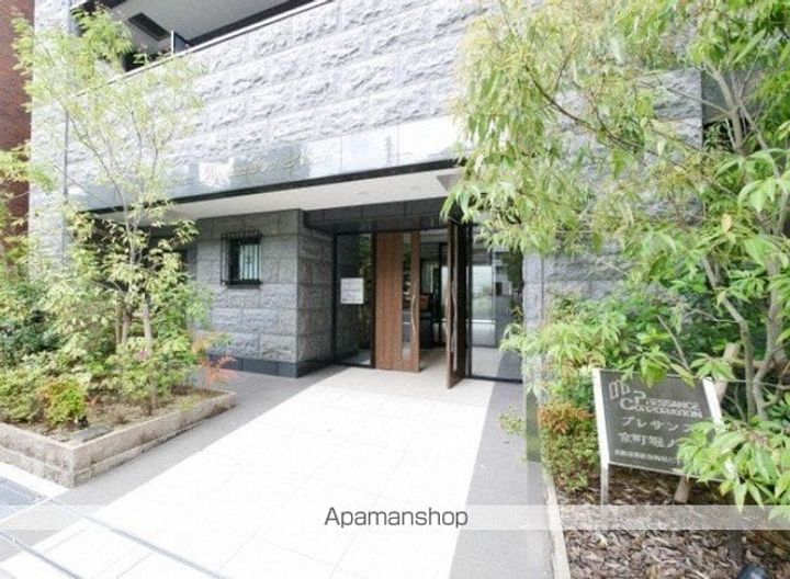 プレサンス京町堀ノースの外観