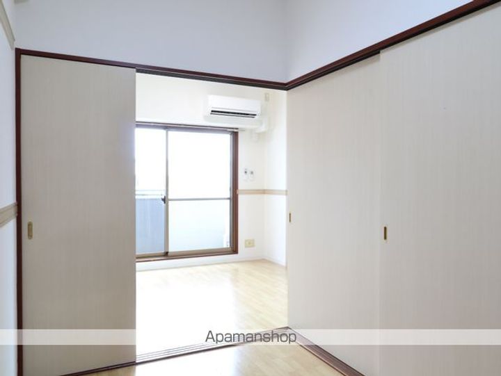 ライジング泉コート2の内装