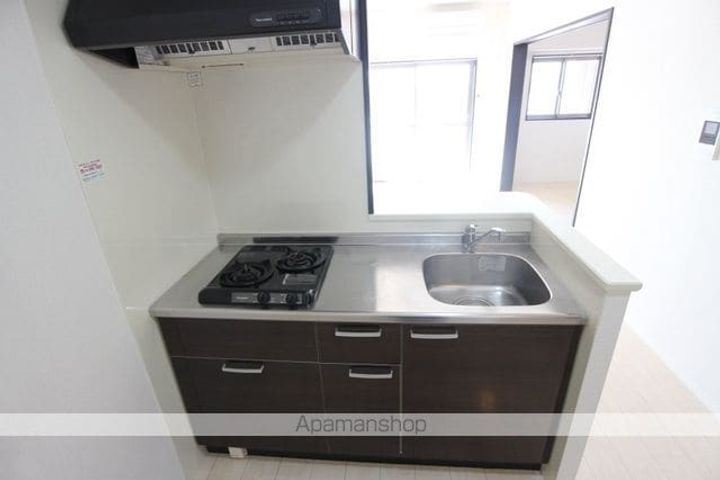 ソレイユ中央のキッチン