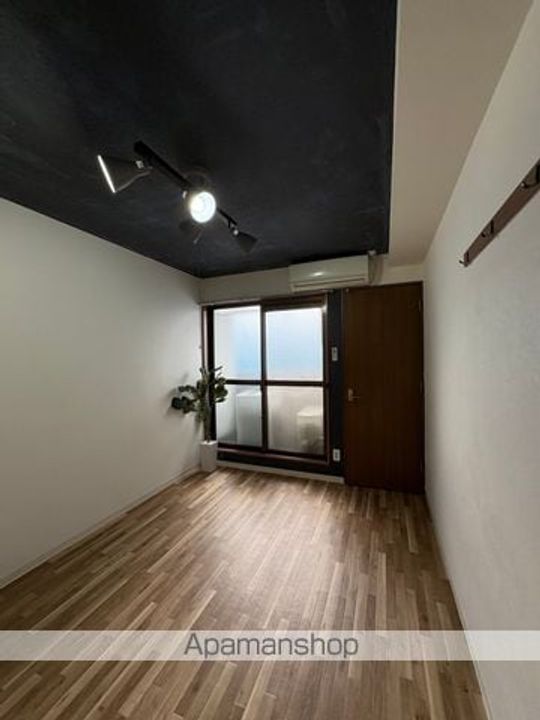 ロイヤルヴィラ昭和町302の内装