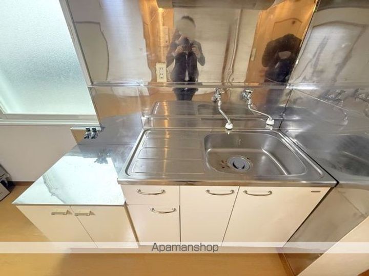 シャルム中上301のキッチン