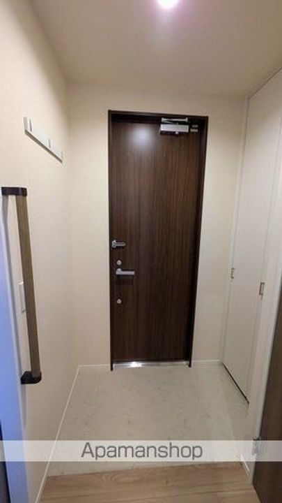 URBANRESIDENCEの玄関