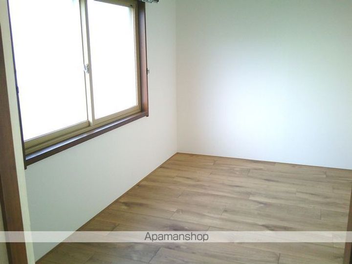 青森県八戸市長根1丁目の賃貸アパート3の内装