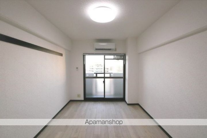 リファレンス吉塚の居間