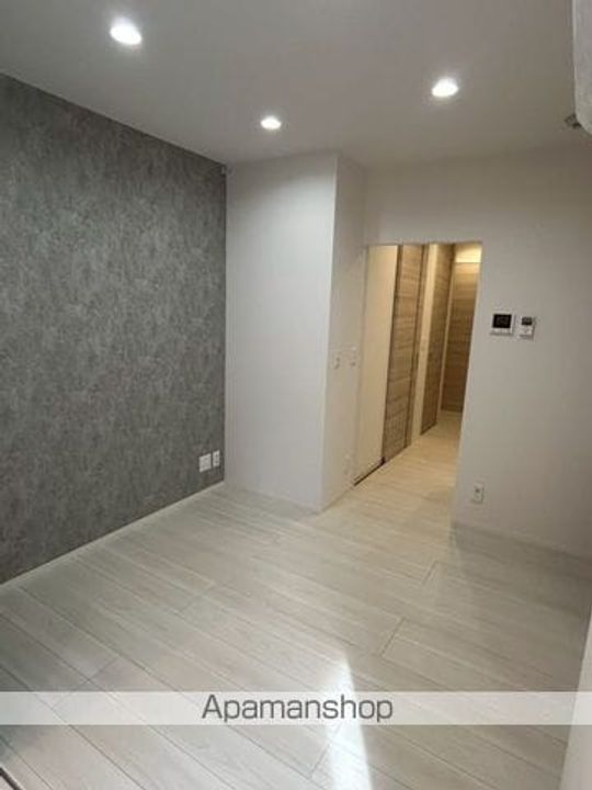 DーROOM南花園の居間