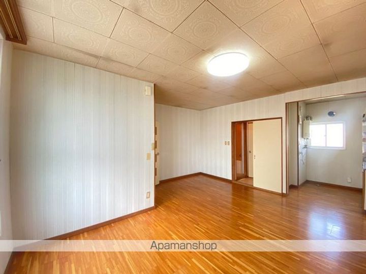 横山アパート第二(ヨコヤマアパートダイニ)2階右の内装