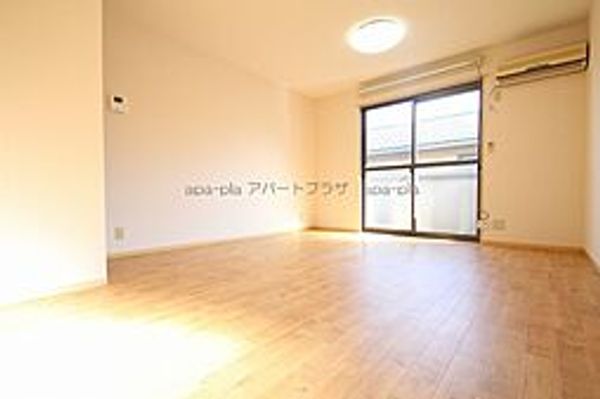 ウール クロッシェB棟の居間