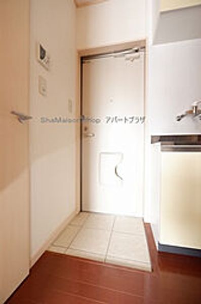パークサイド針ヶ谷IIの玄関