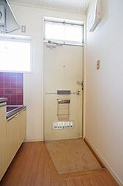 リヴレーヌ壱番館の玄関