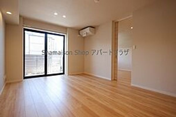 レオナ雅の居間