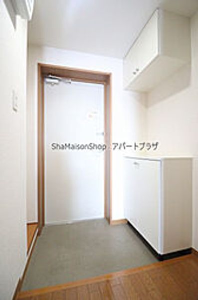 メイプルヒルズの玄関