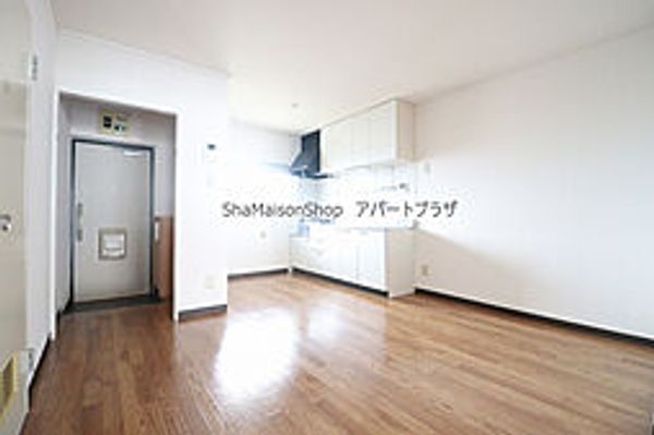 松原マンションの居間