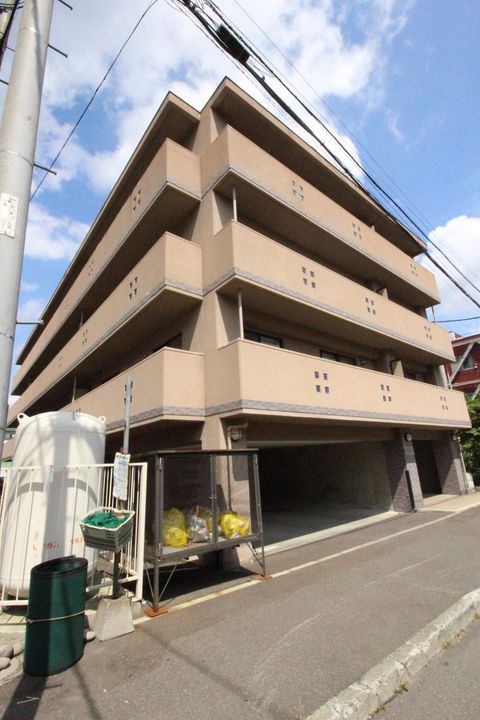 北海道札幌市中央区南二十七条西11丁目の賃貸マンションの外観