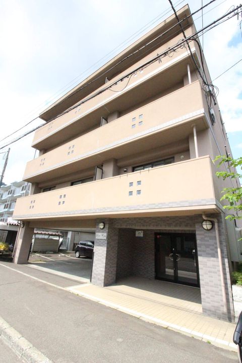 北海道札幌市中央区南二十七条西11丁目の賃貸マンションの外観