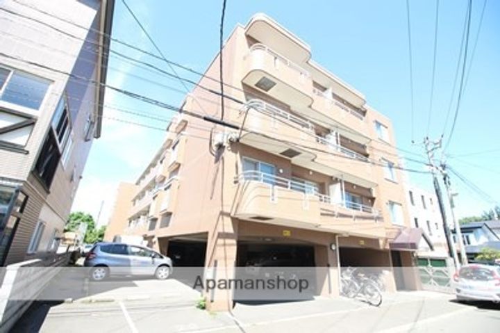 北海道札幌市中央区北十三条西16丁目の賃貸マンションの外観