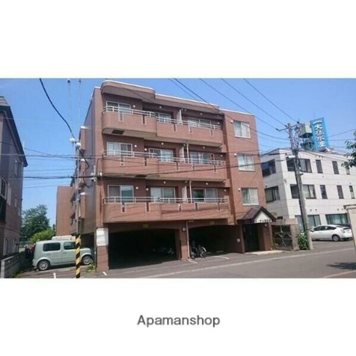 北海道札幌市中央区北十三条西16丁目の賃貸マンションの外観