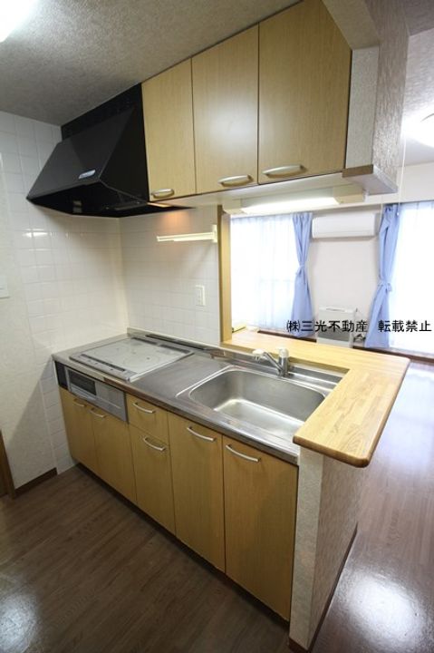 Eーハウスのキッチン