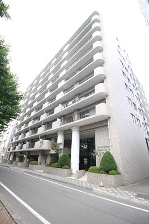 ライオンズガーデン植物園808の外観