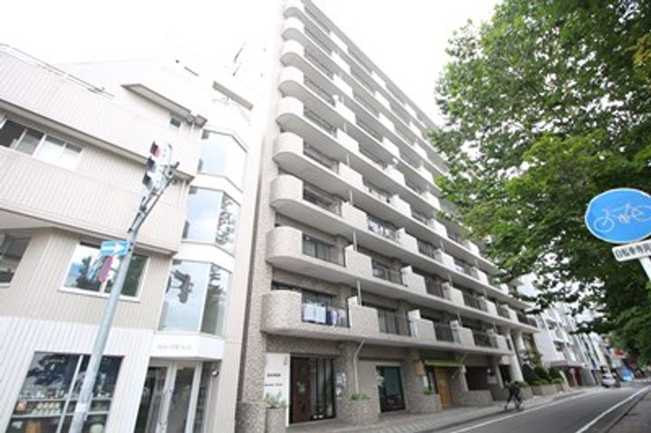 ライオンズガーデン植物園808の外観