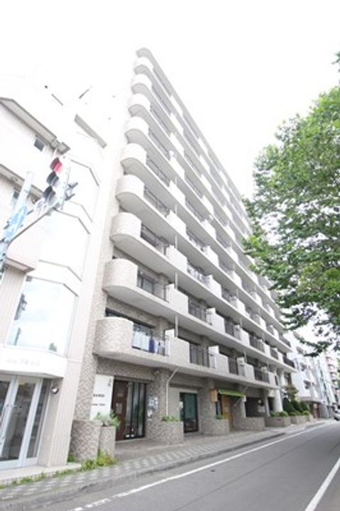 ライオンズガーデン植物園808の外観