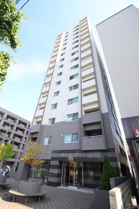 レジディア南一条イーストの外観