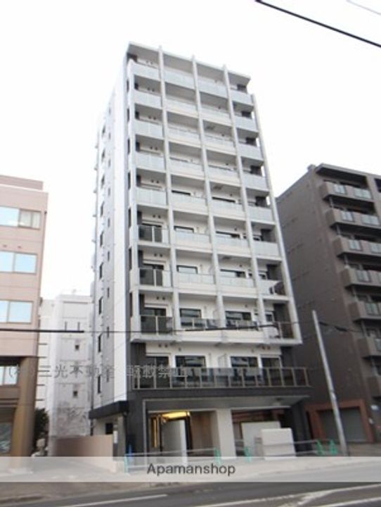北海道札幌市中央区北五条西18丁目の賃貸マンションの外観