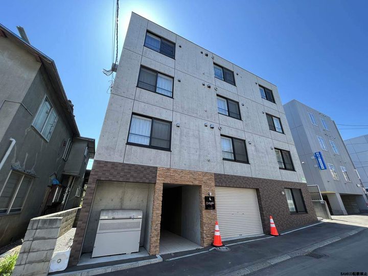 北海道札幌市白石区南郷通14丁目北の賃貸マンションの外観